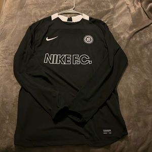 Nike F.C. Women’s Long-Sleeve Shirt